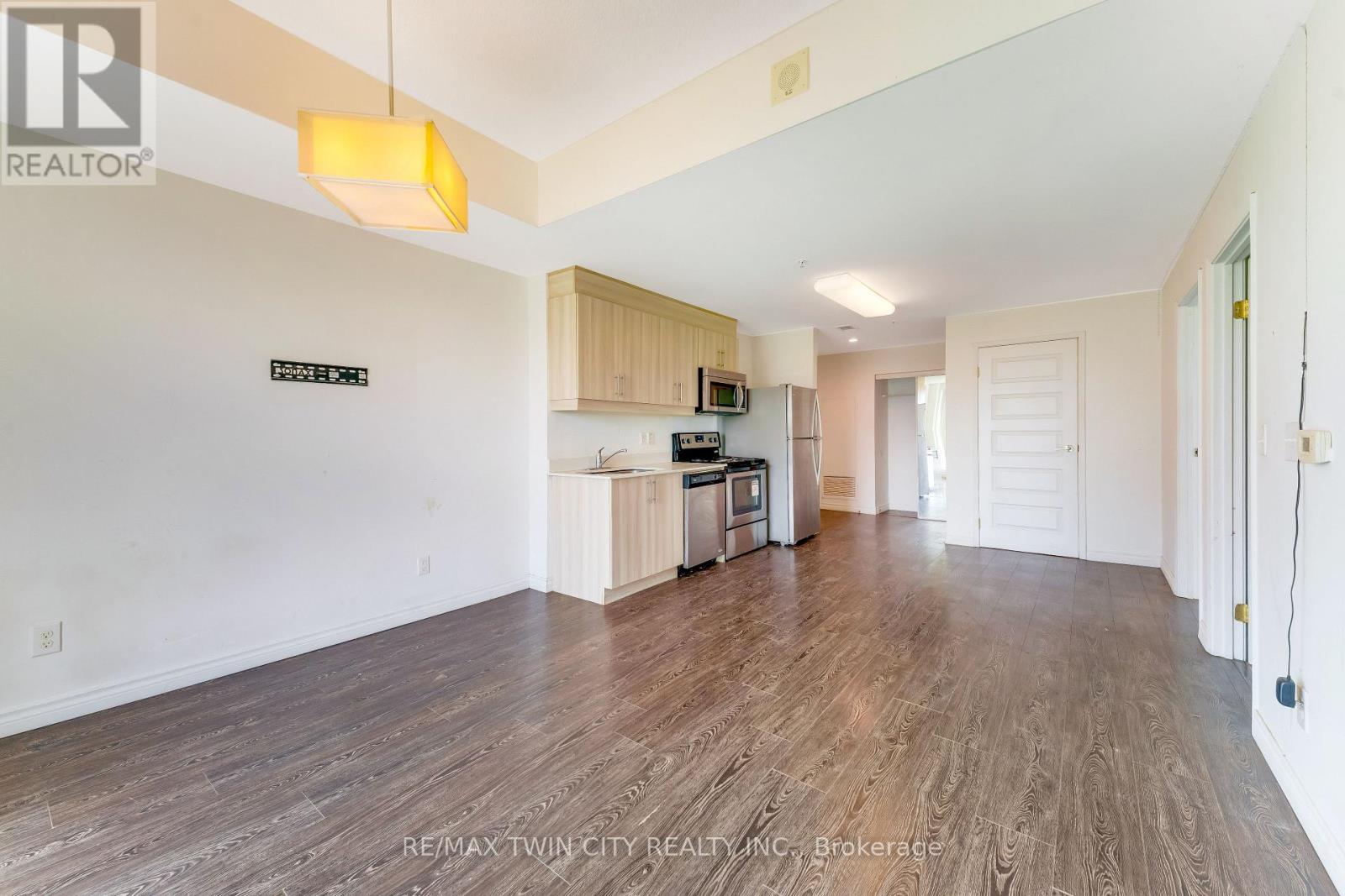 #802 158 KING STREET N - Image 6