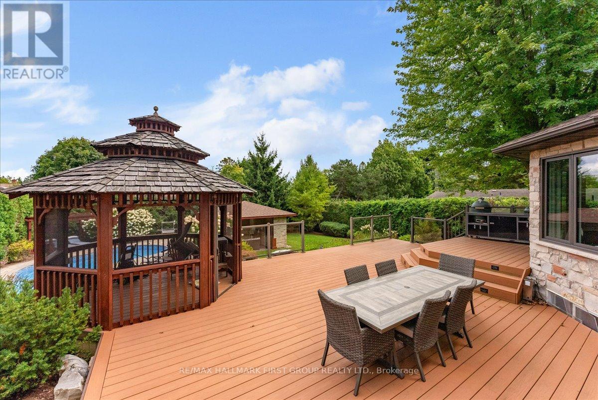 465 ROUGEMOUNT DRIVE - 38