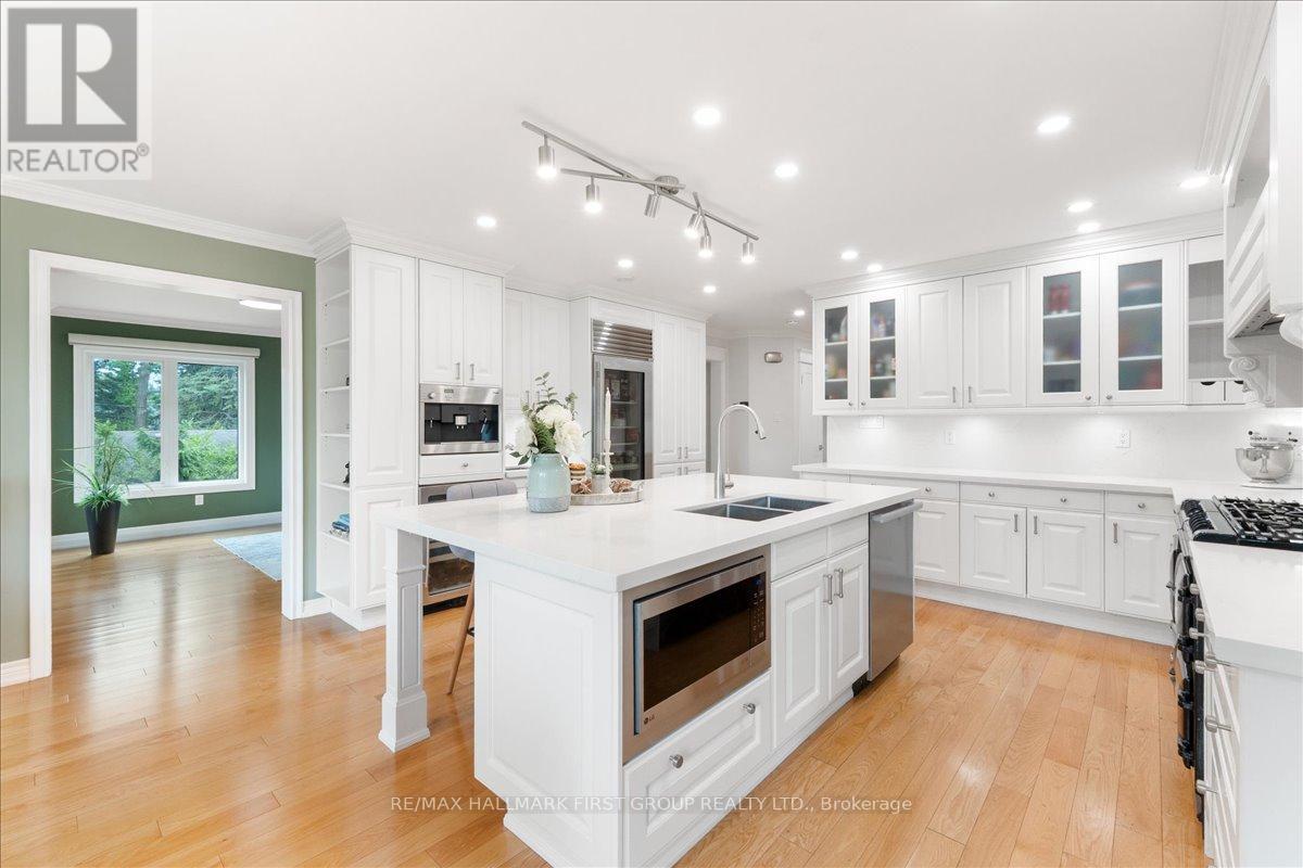 465 ROUGEMOUNT DRIVE - 8