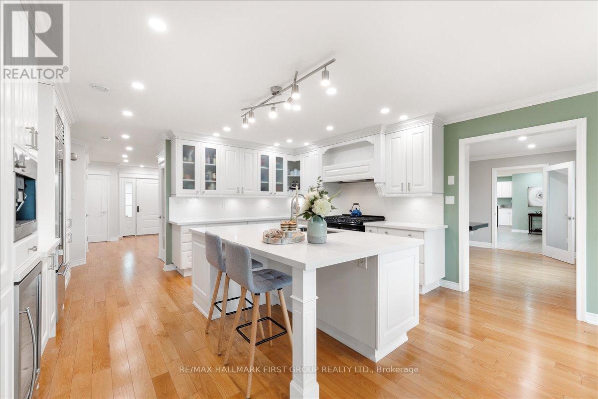 465 ROUGEMOUNT DRIVE - 9