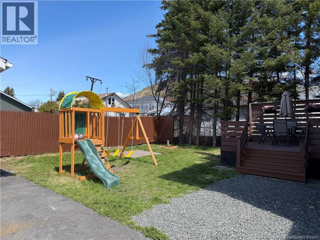 96 44e Avenue - 8