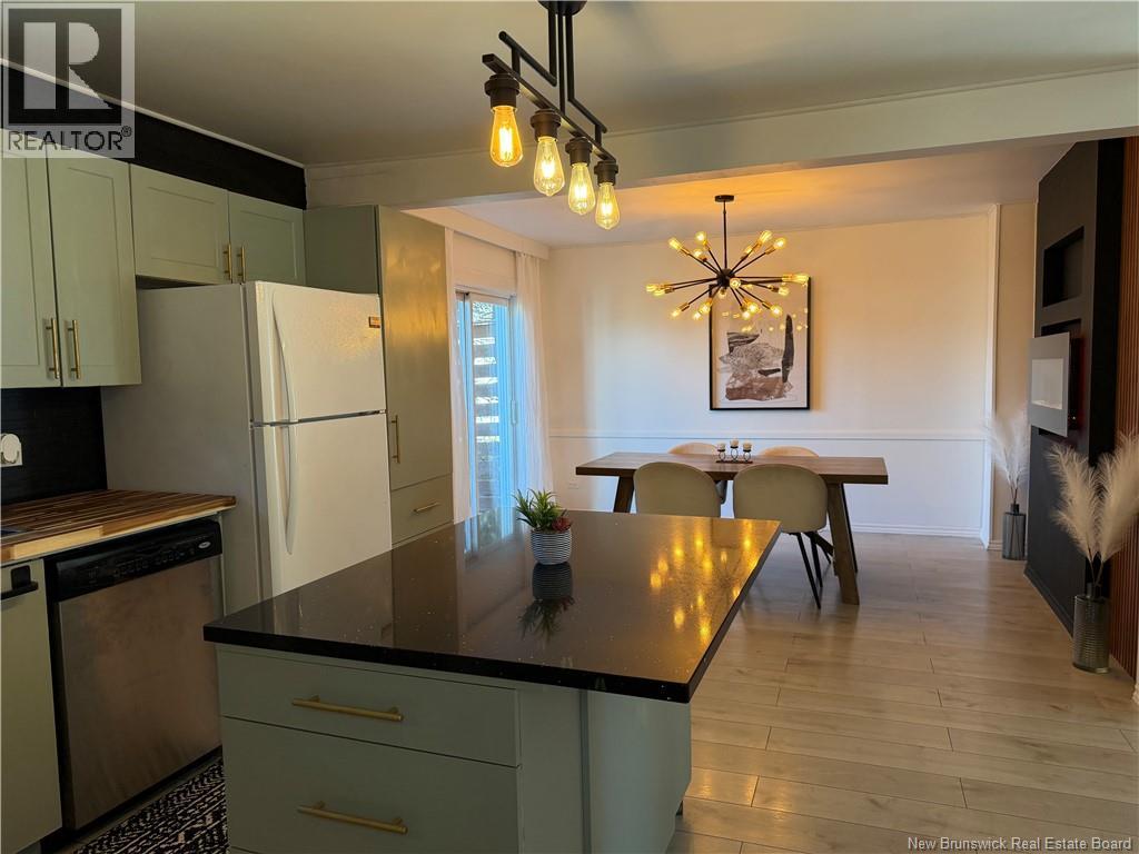 96 44e Avenue - 11