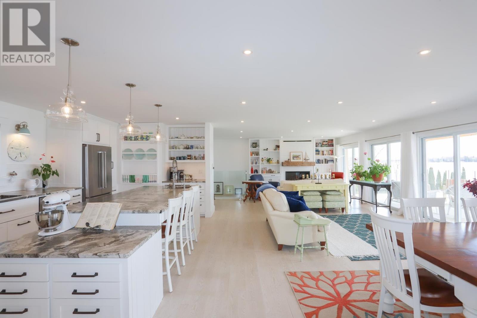 11 Mitchell ST - 18