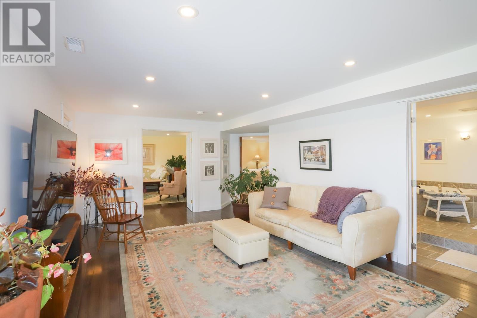 11 Mitchell ST - 29