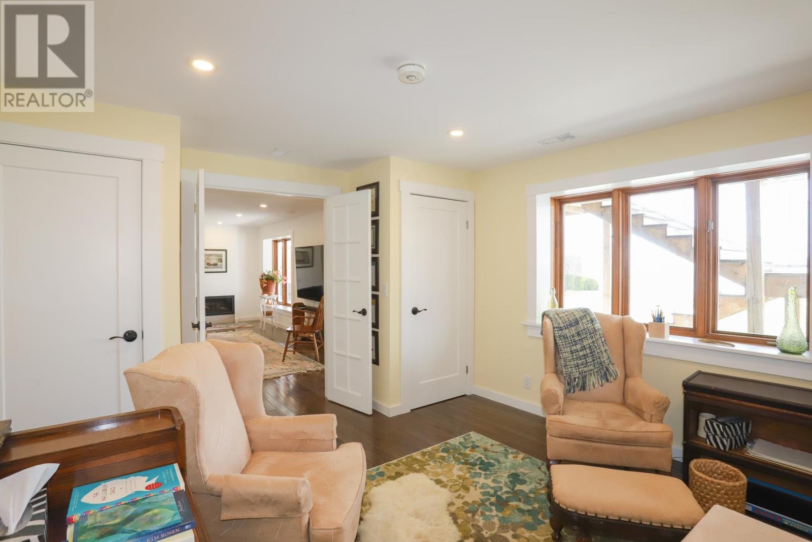 11 Mitchell ST - 34