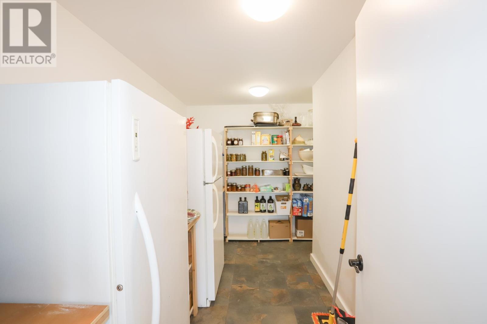 11 Mitchell ST - 38