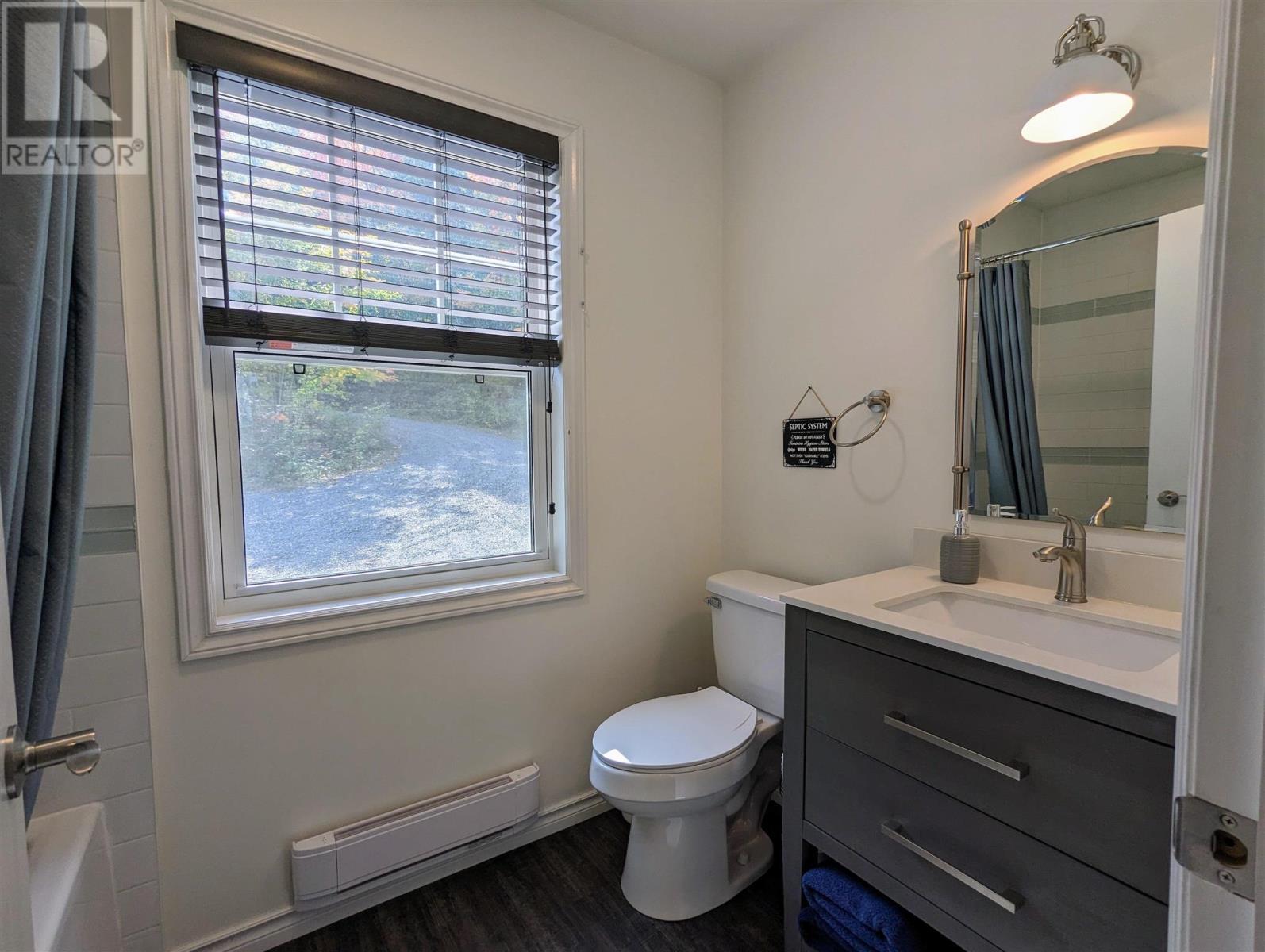 22 Sunrise Bay RD - 24