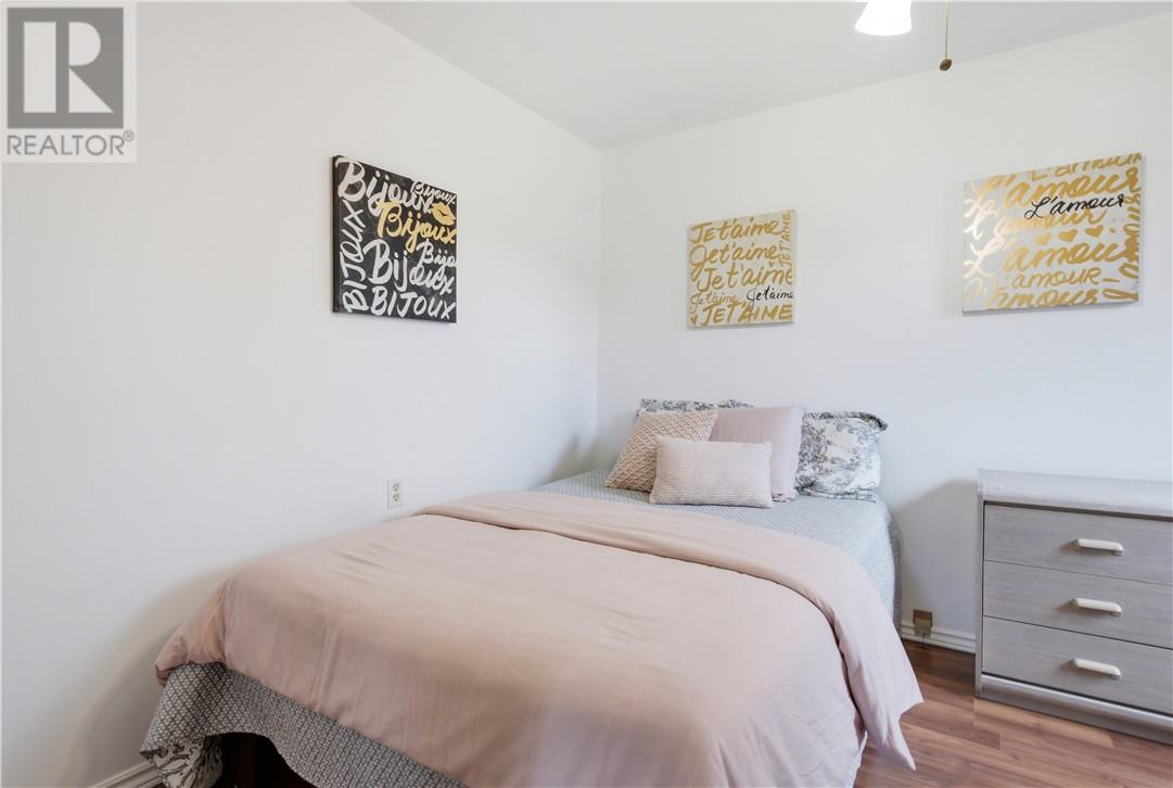 936 Bancroft Drive - 16