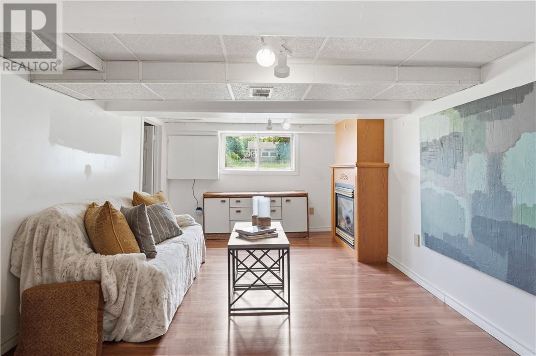 936 Bancroft Drive - 24