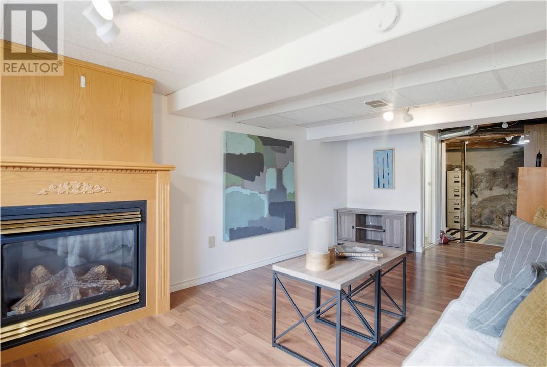 936 Bancroft Drive - 26