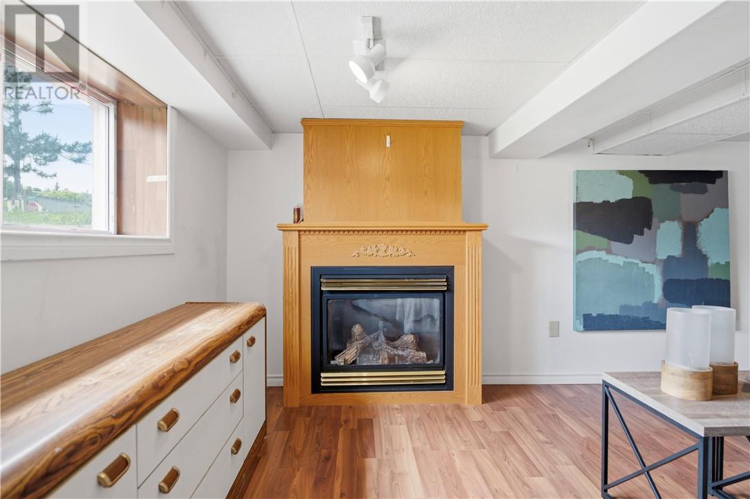 936 Bancroft Drive - 27