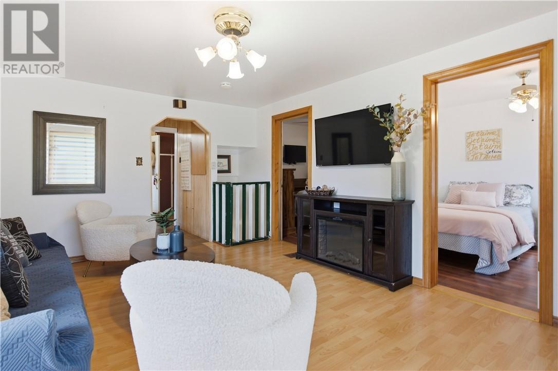 936 Bancroft Drive - 5
