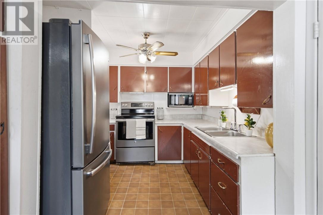 936 Bancroft Drive - 6