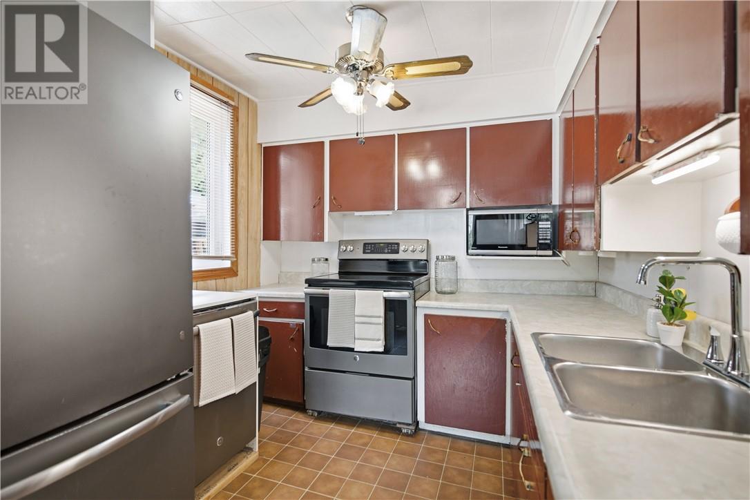 936 Bancroft Drive - 7