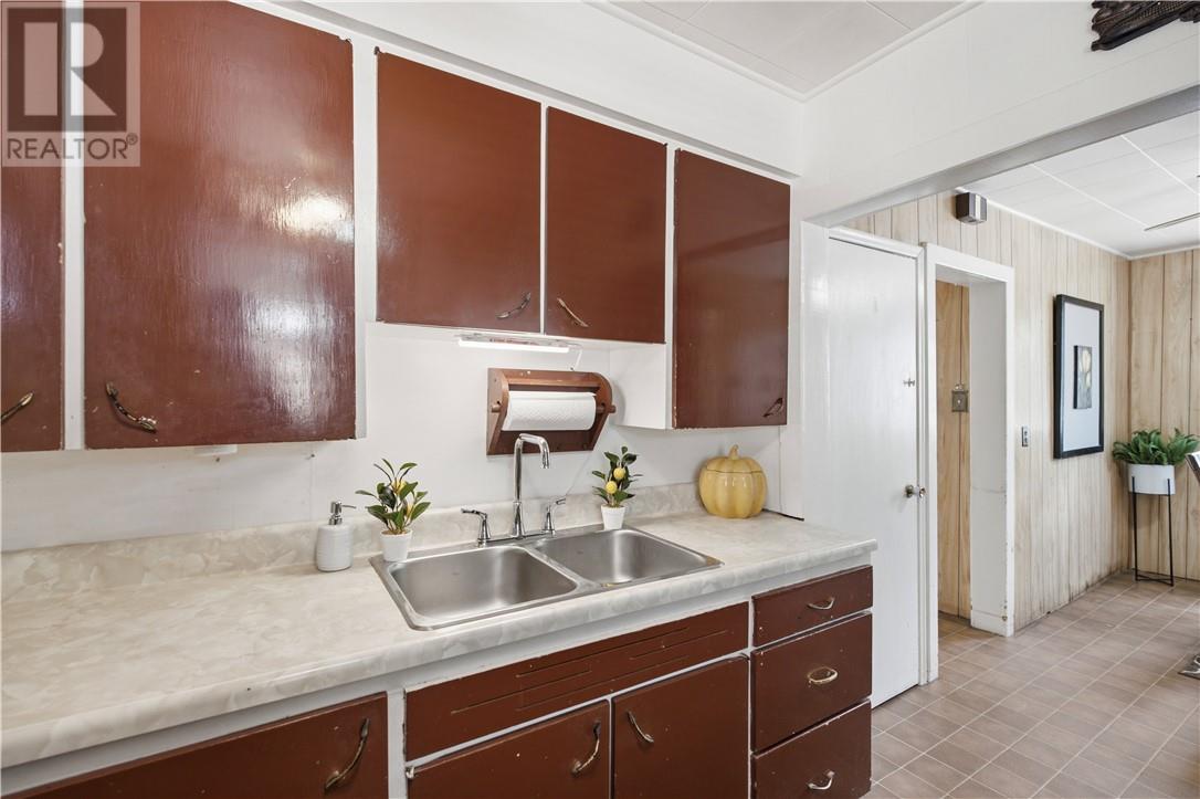 936 Bancroft Drive - 8