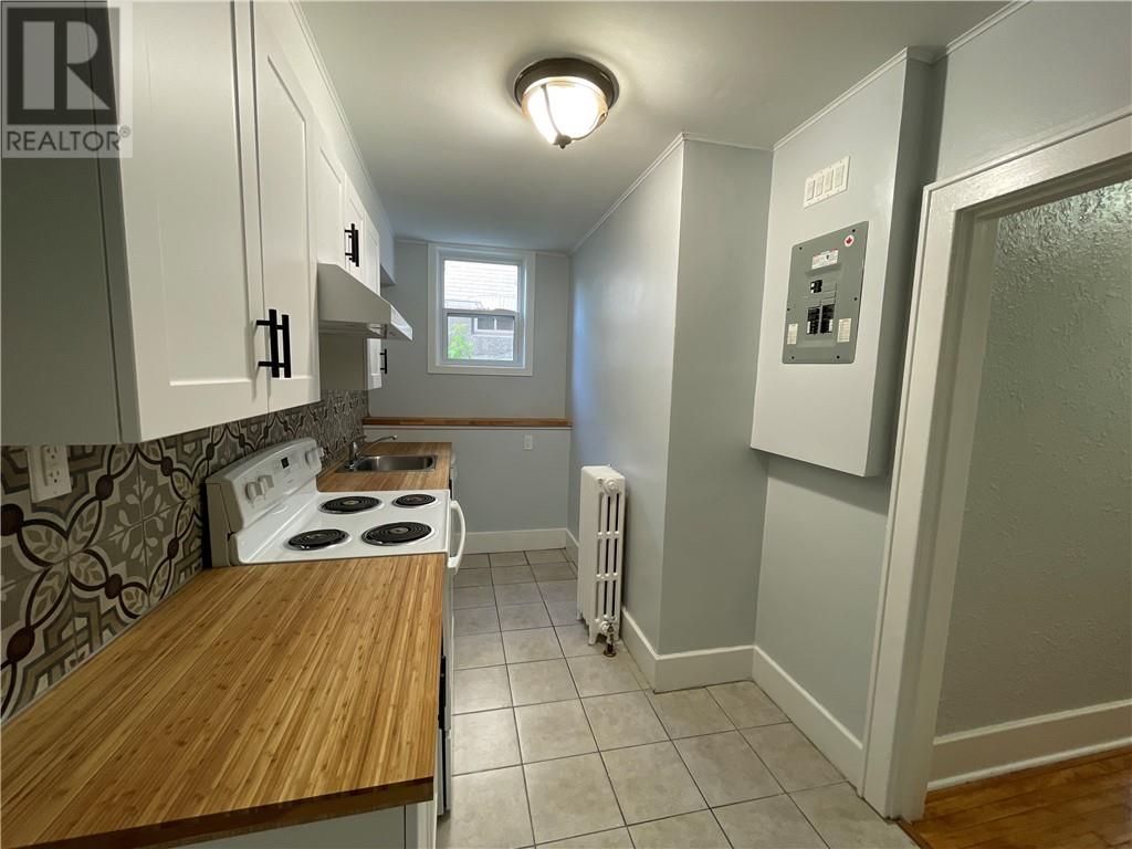 207 Pine - 12