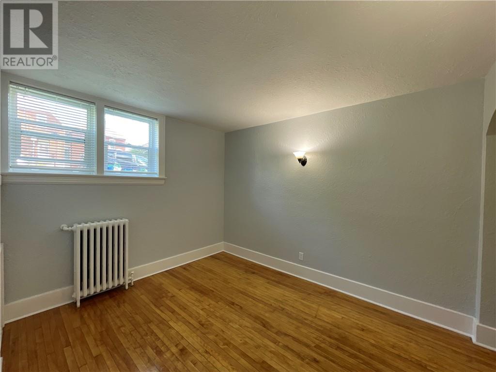207 Pine - 14
