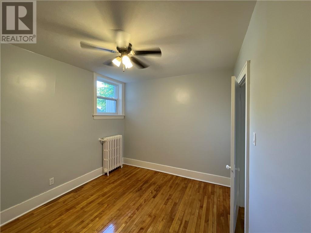 207 Pine - 24
