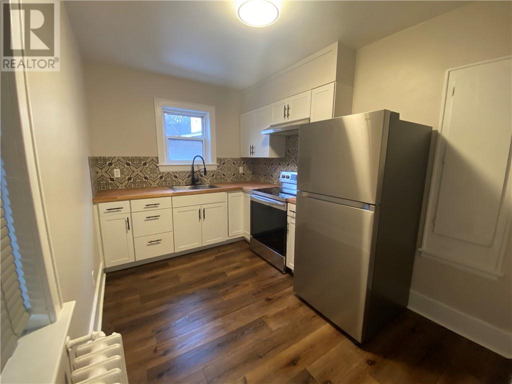 207 Pine - 36