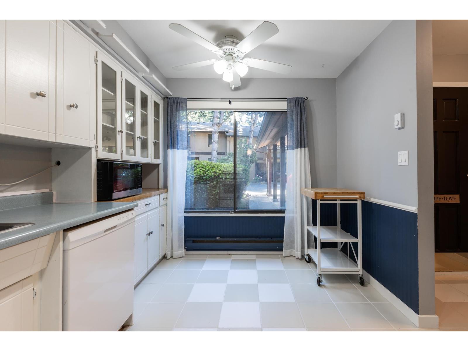 24 3015 TRETHEWEY STREET, Abbotsford