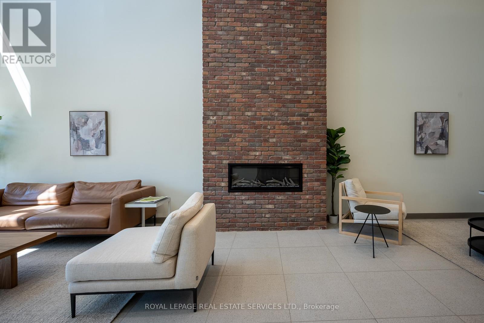 #314 121 MARY STREET - 6