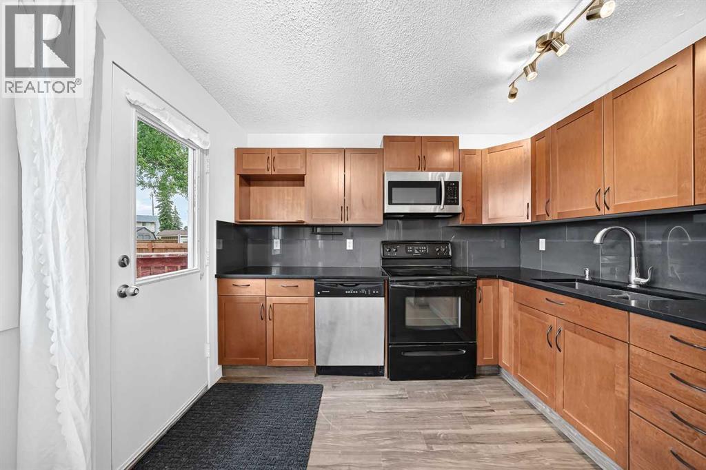 60 Erin Mount Crescent SE - 11