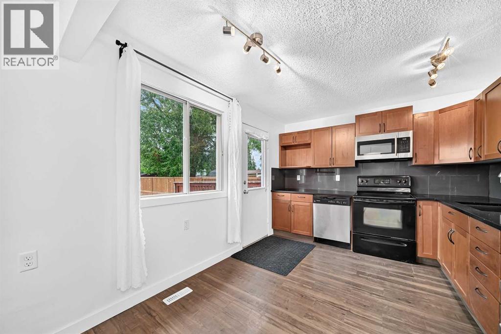 60 Erin Mount Crescent SE - 12