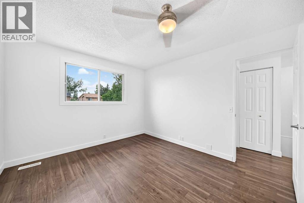 60 Erin Mount Crescent SE - 16