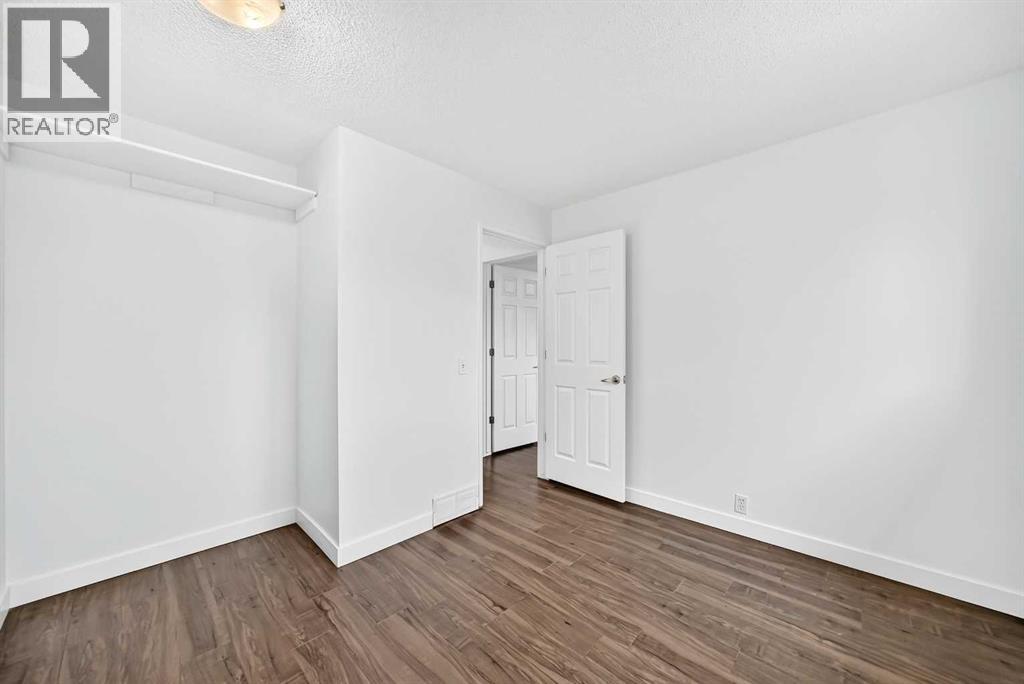 60 Erin Mount Crescent SE - 27