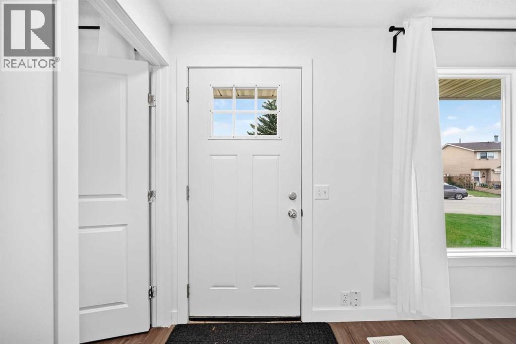 60 Erin Mount Crescent SE - photo 3