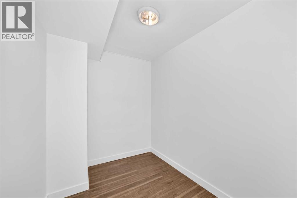 60 Erin Mount Crescent SE - 32