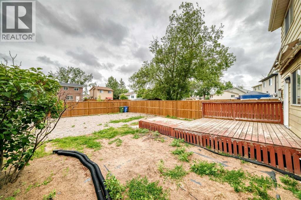 60 Erin Mount Crescent SE - 36