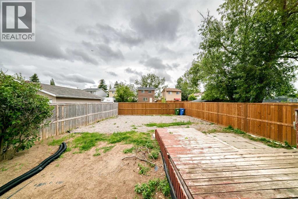 60 Erin Mount Crescent SE — photo 37