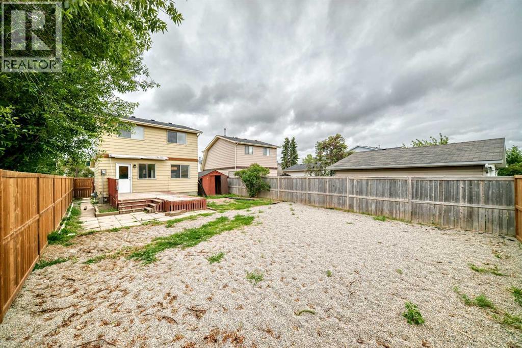 60 Erin Mount Crescent SE - 39