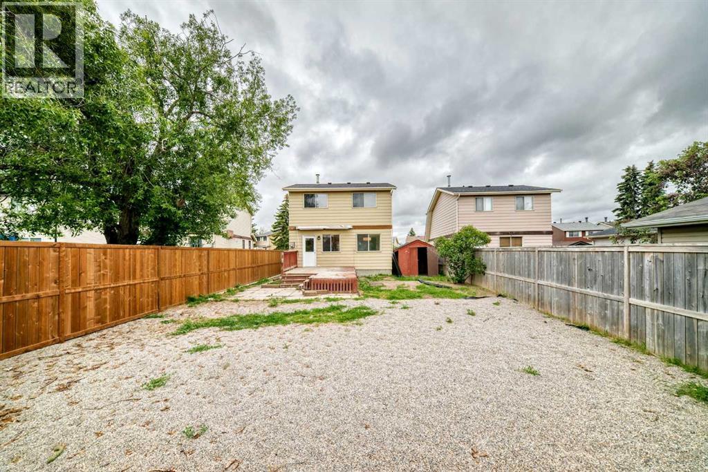 60 Erin Mount Crescent SE - 40