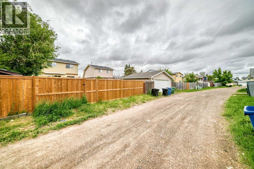 60 Erin Mount Crescent SE - 42