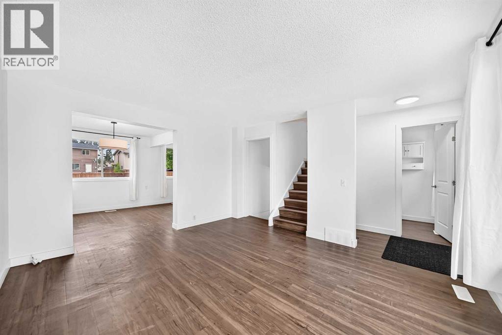 60 Erin Mount Crescent SE - photo 5