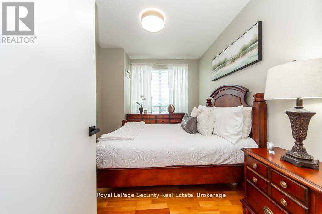 #1402 38 FONTENAY COURT - 27