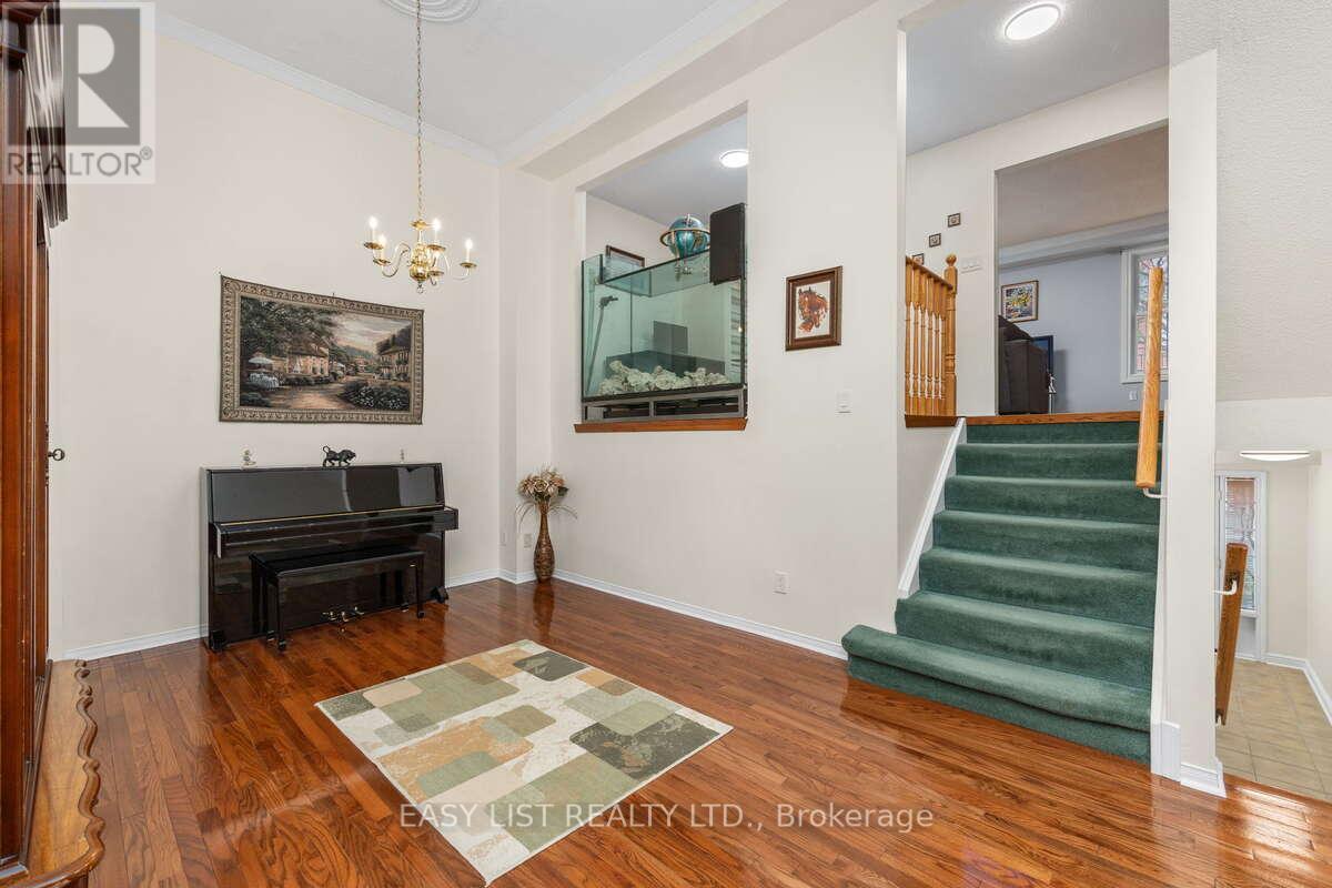 57 STORNWOOD COURT - 4