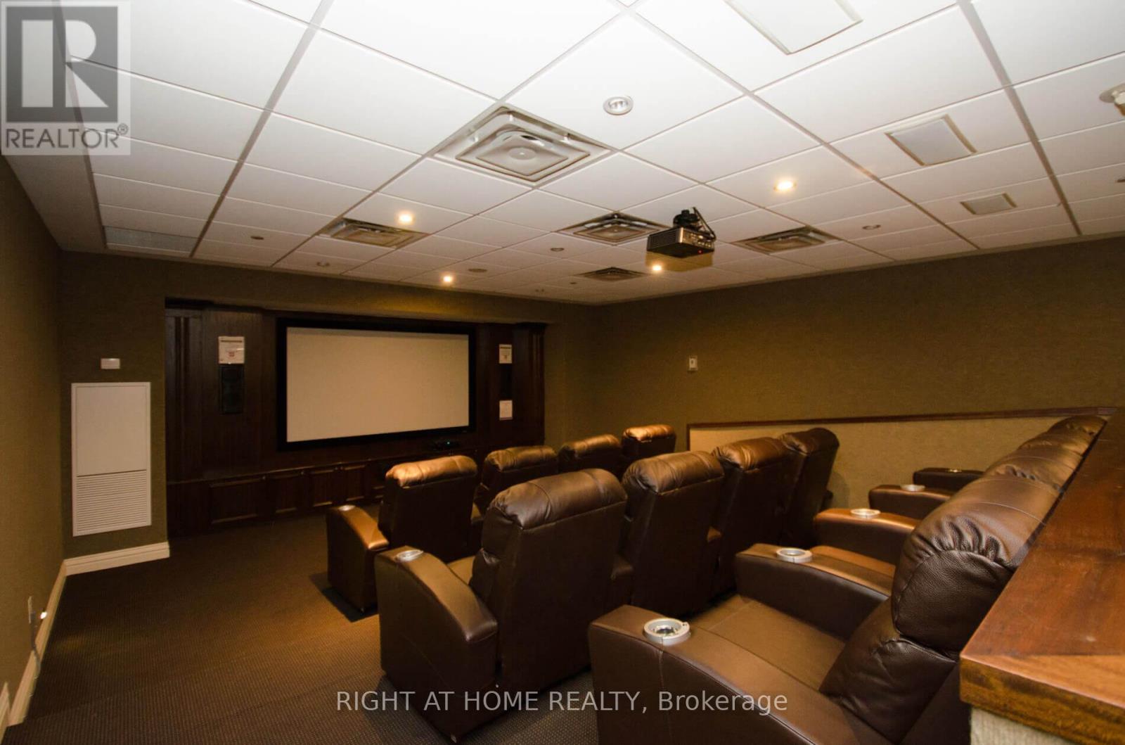 #1012 9235 JANE STREET - 36