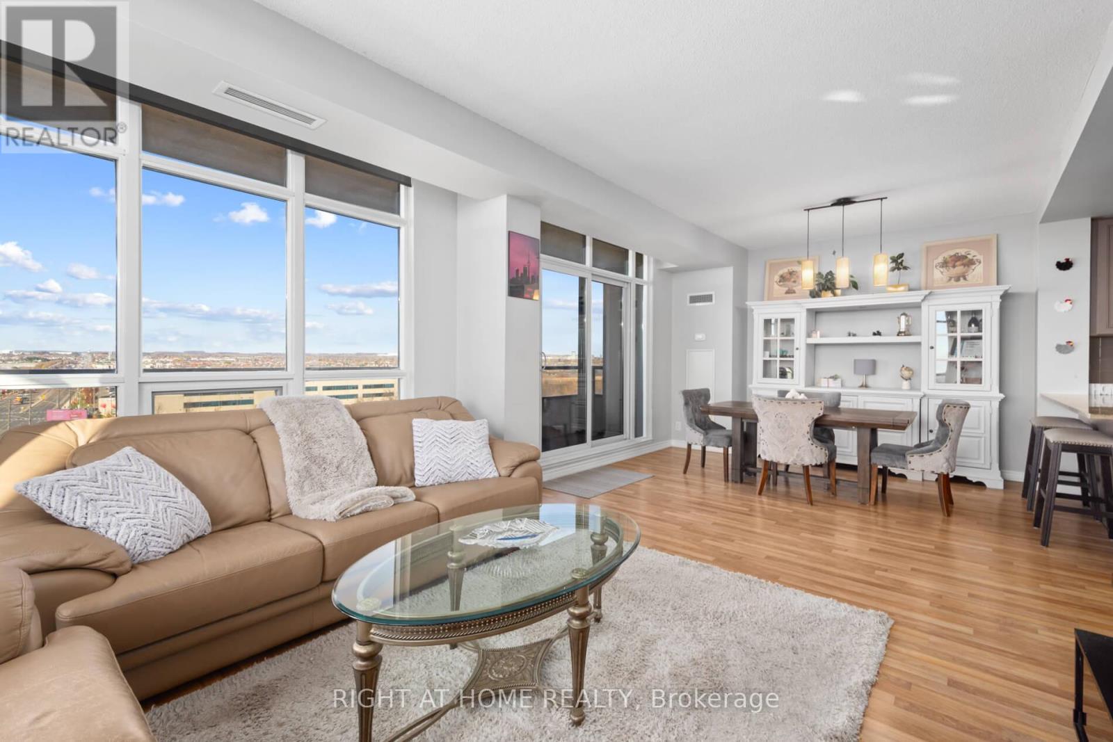 #1012 9235 JANE STREET - 14