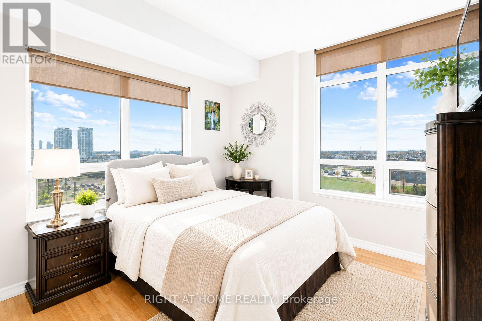 #1012 9235 JANE STREET - 22