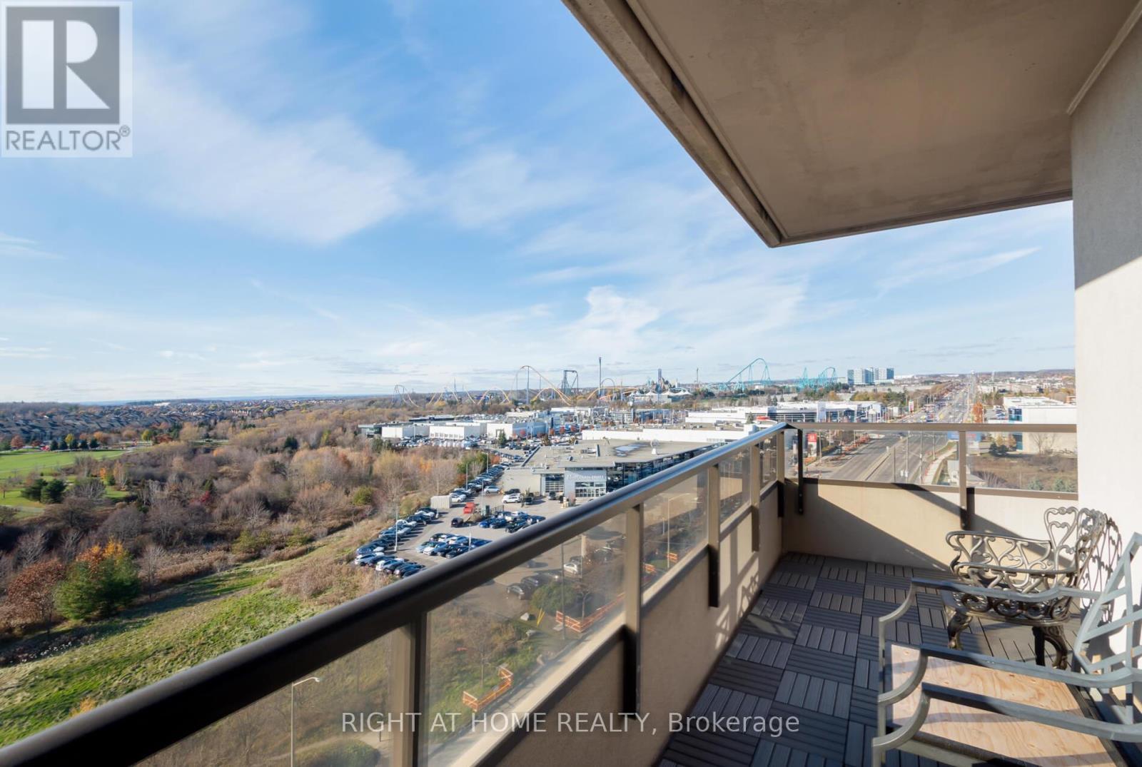 #1012 9235 JANE STREET - 26