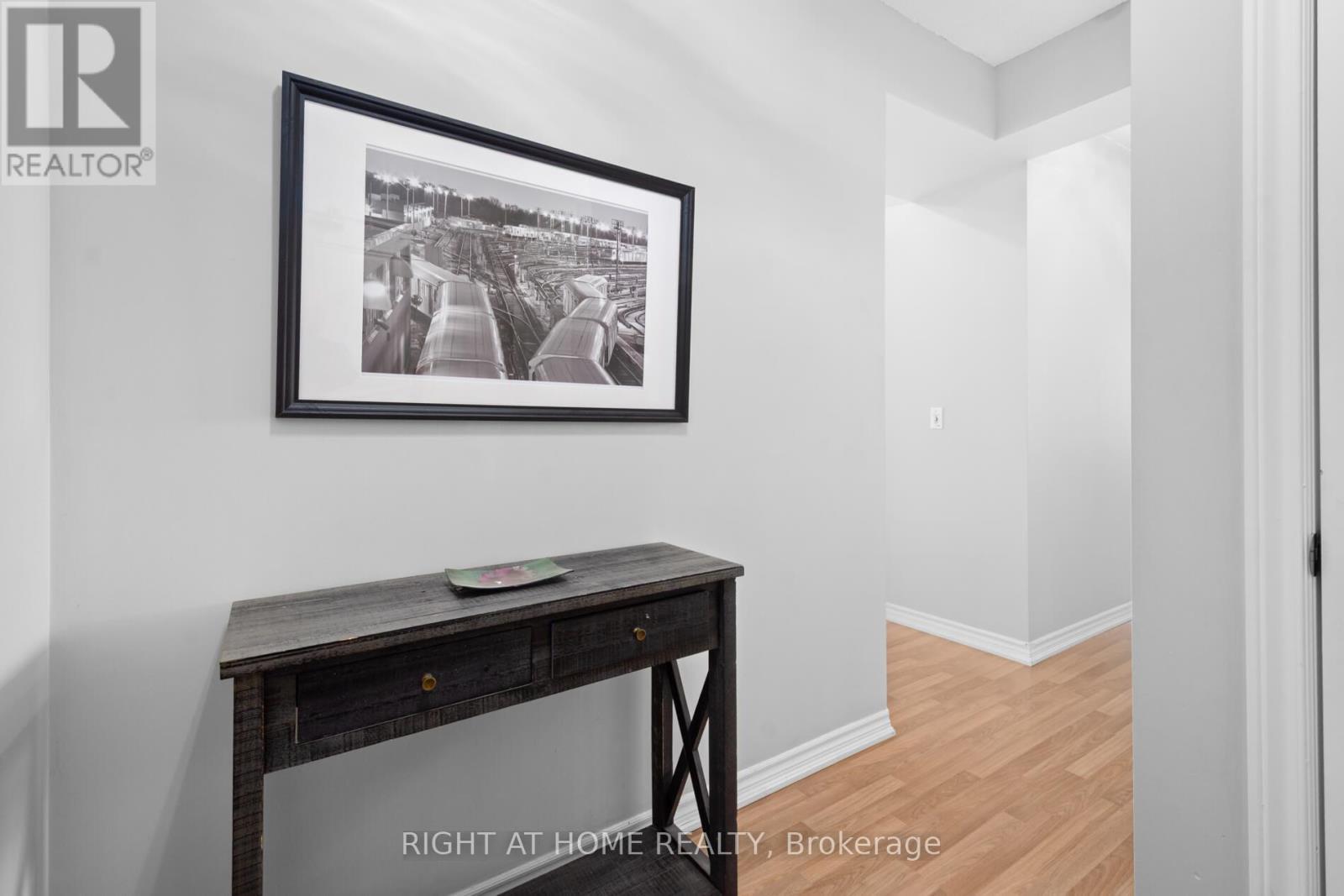 #1012 9235 JANE STREET - 5