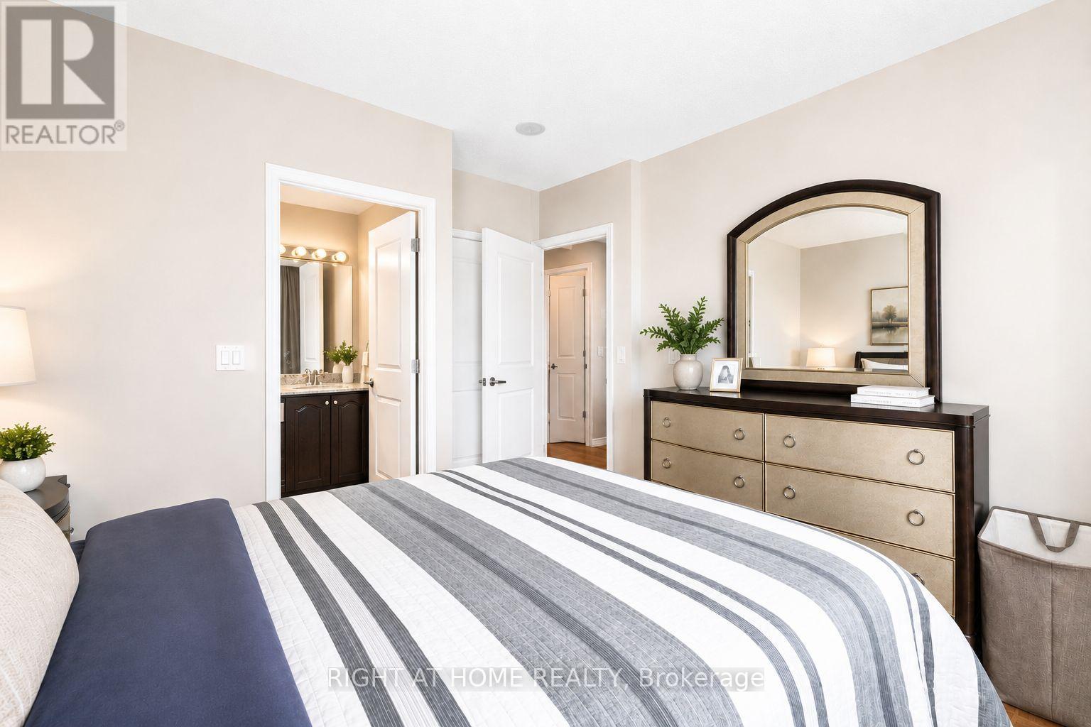 #1012 9235 JANE STREET - 19