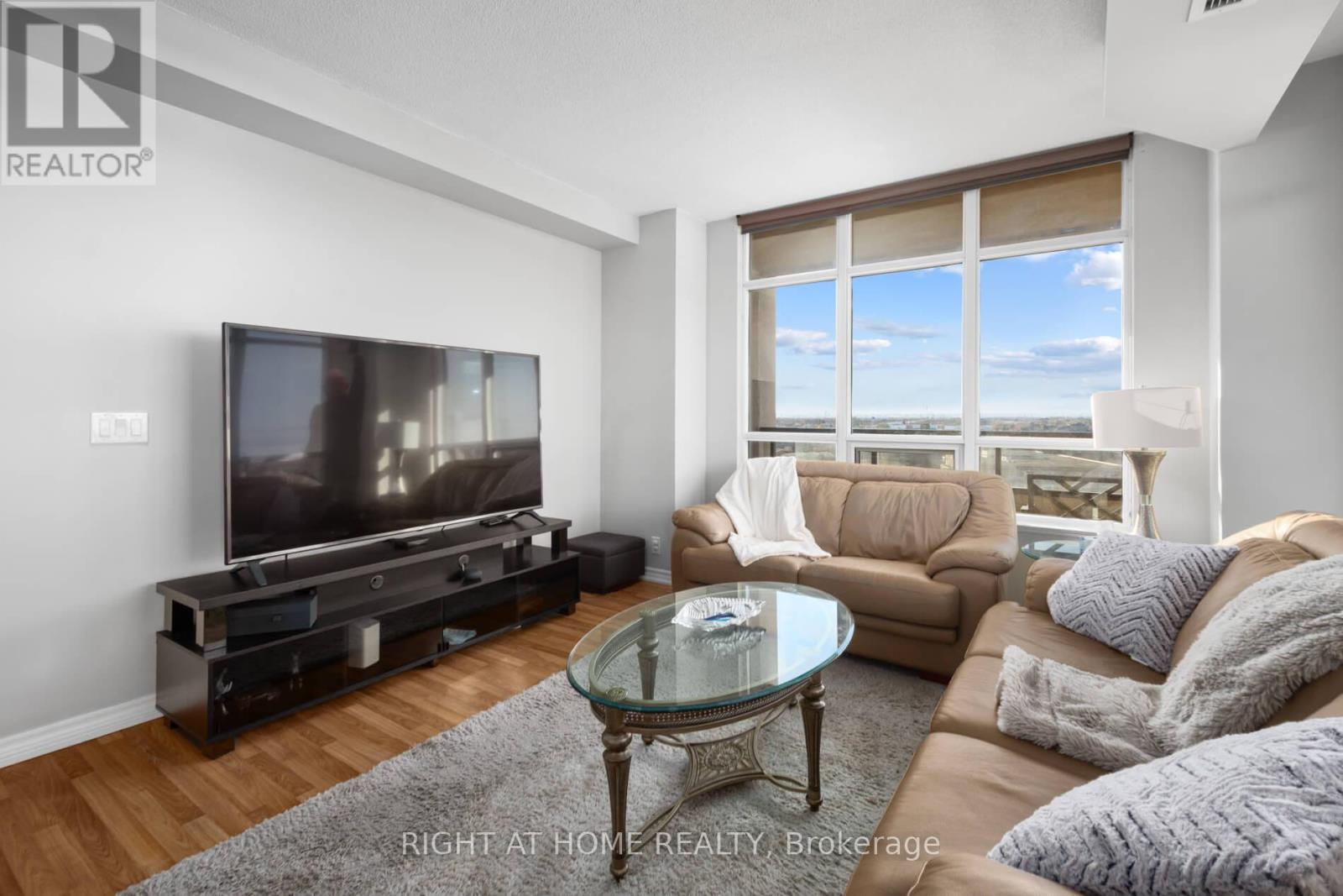 #1012 9235 JANE STREET - 15