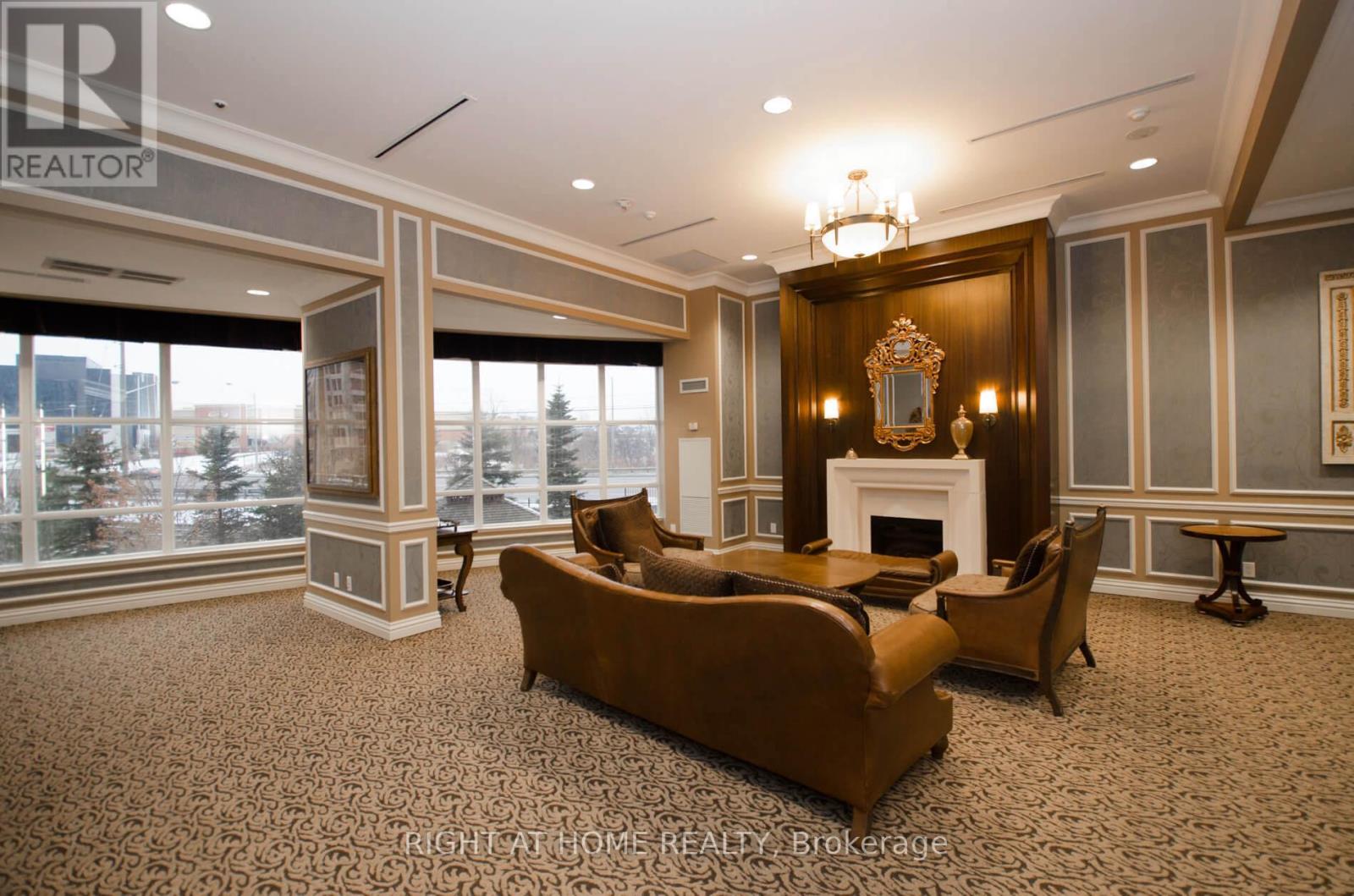 #1012 9235 JANE STREET - 33