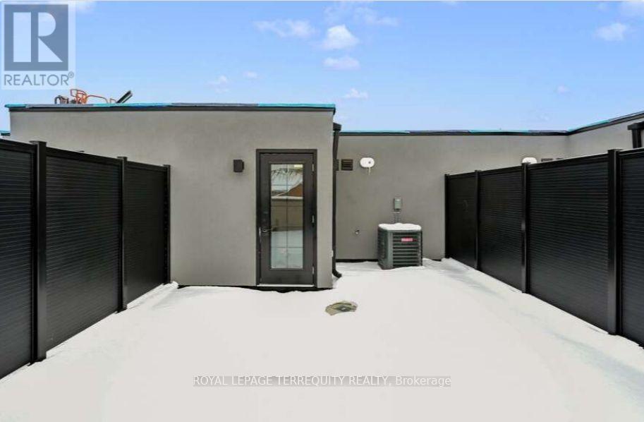 150 ALTON CRESCENT - 33