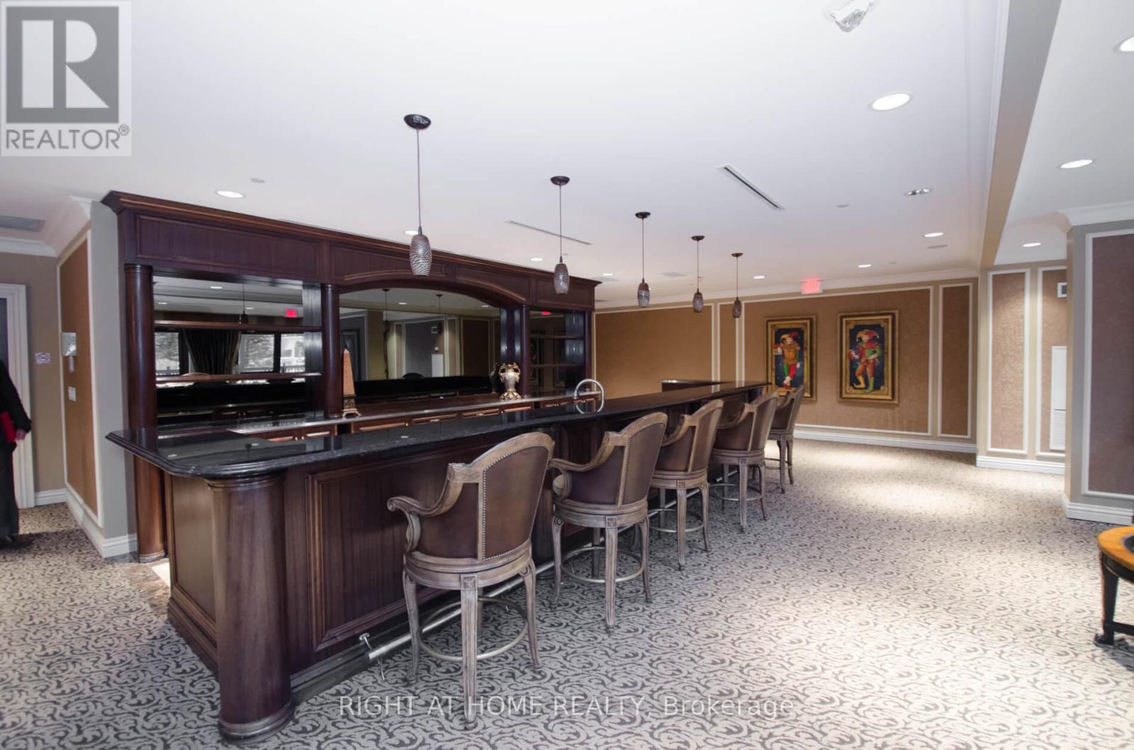 #1012 9235 JANE STREET - 38
