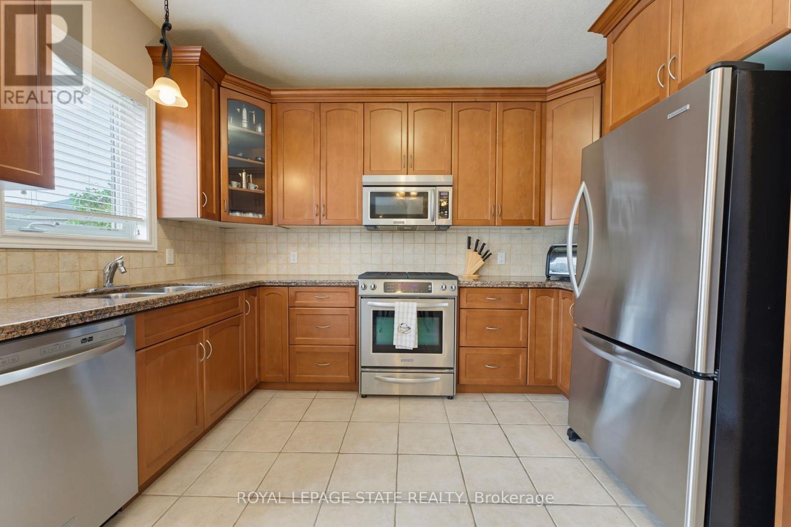73 DEGROW CRESCENT - 16